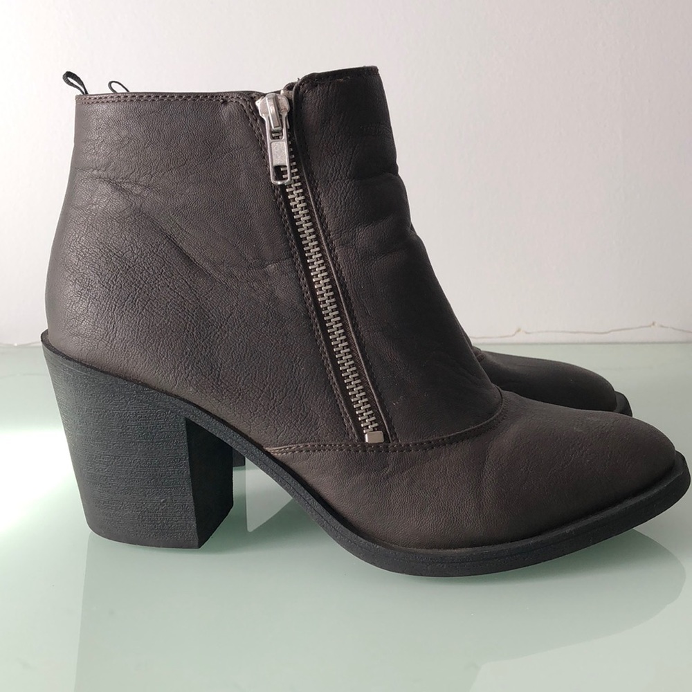 💕SOLD💕Brown Booties